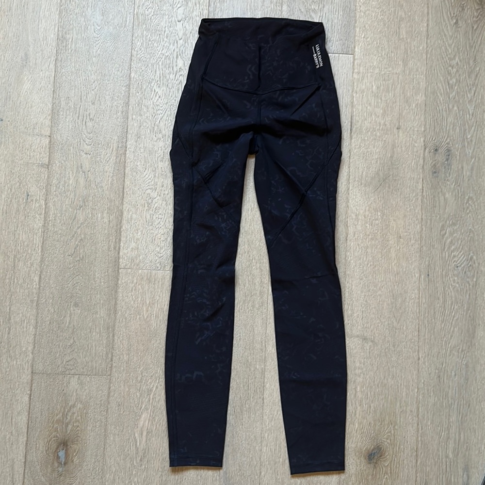 stronger as one tight 26" black bootcamp emboss black size 2 lululemon x barry's